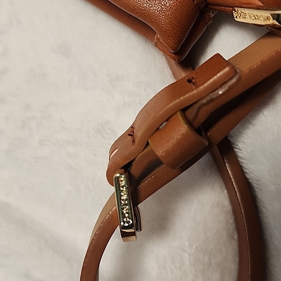 Michael Kors Logo Signature Fanny Pack/Waist Bag NWOT - Picture 3 of 6
